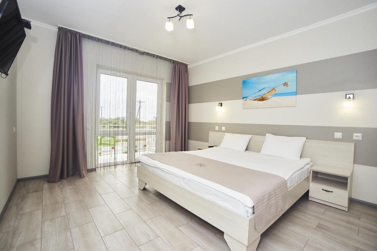 Family Hotel Happy Inn Zatoka Esterno foto