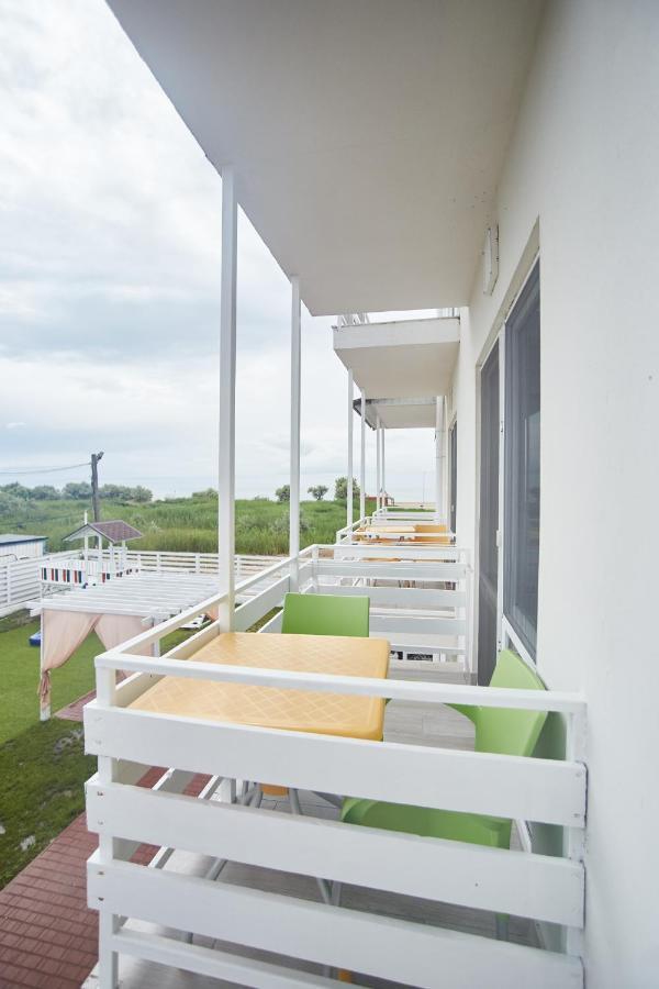 Family Hotel Happy Inn Zatoka Esterno foto