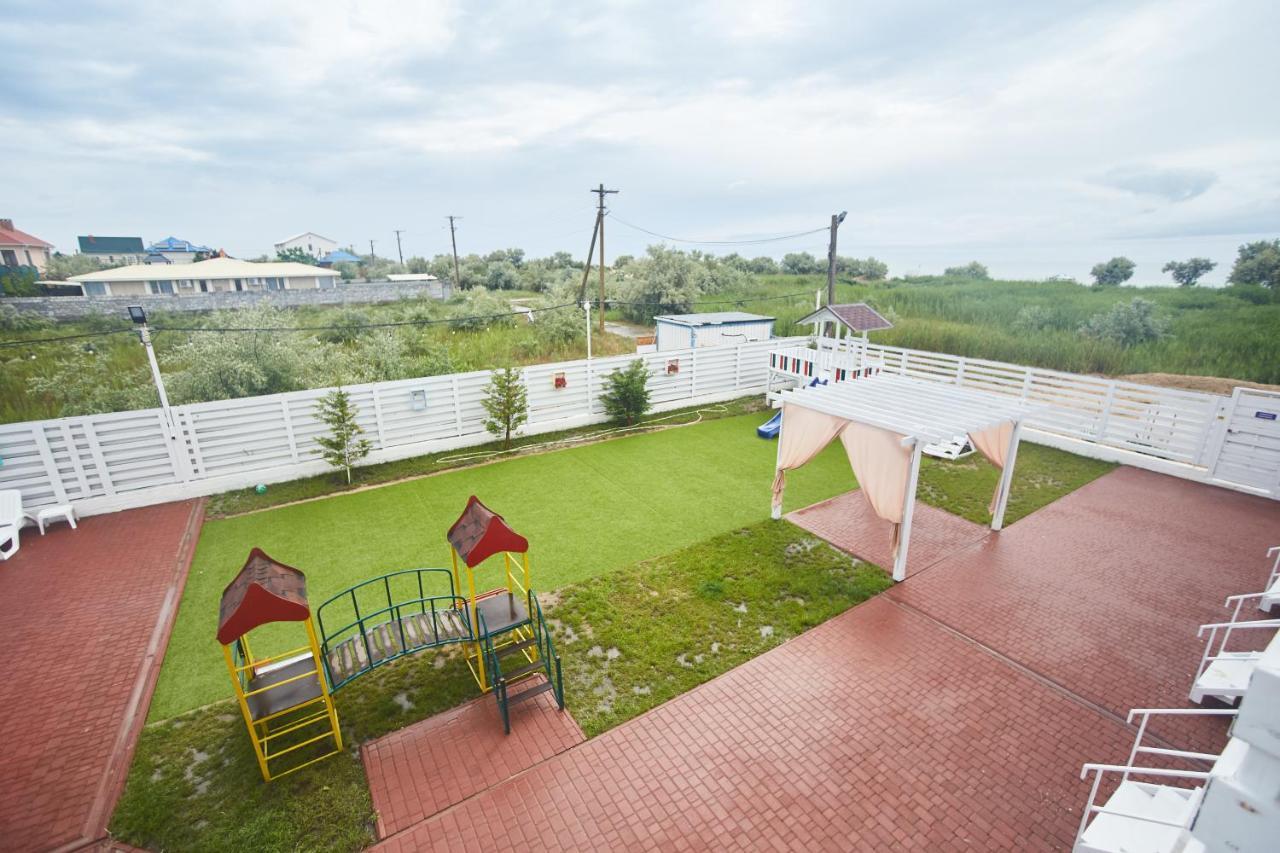 Family Hotel Happy Inn Zatoka Esterno foto