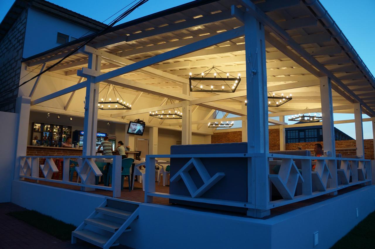 Family Hotel Happy Inn Zatoka Esterno foto